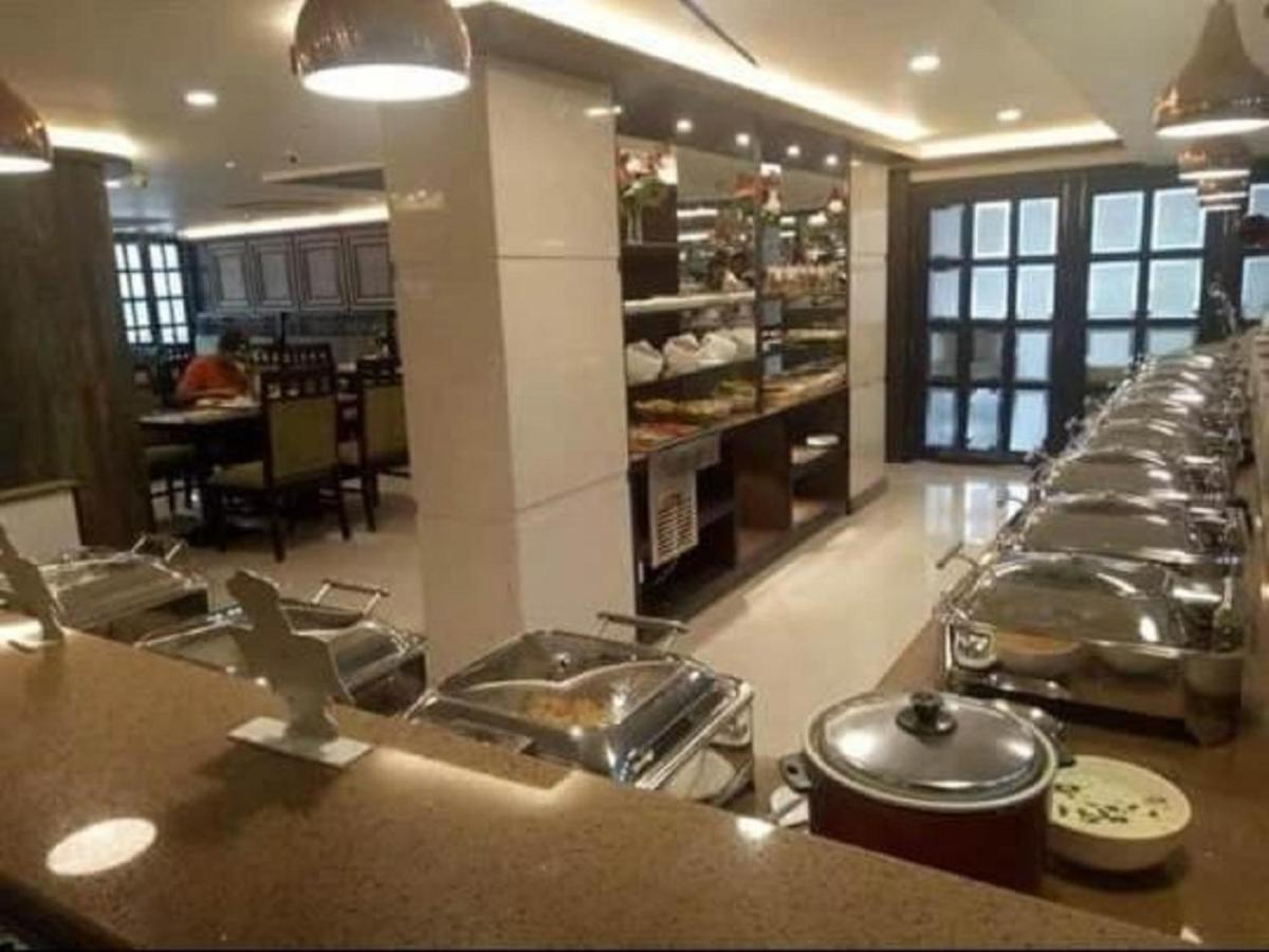 גווהטי Hotel Atithi מראה חיצוני תמונה