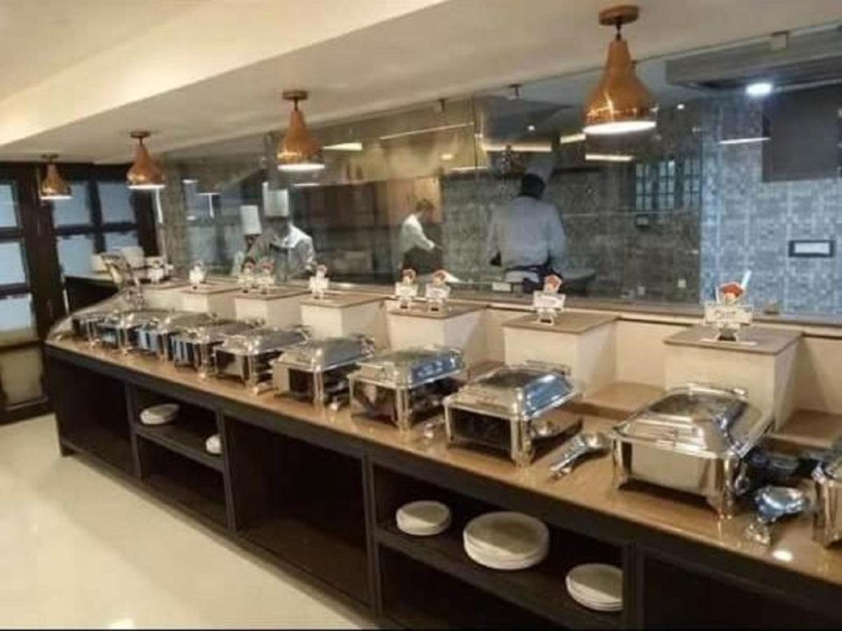 גווהטי Hotel Atithi מראה חיצוני תמונה