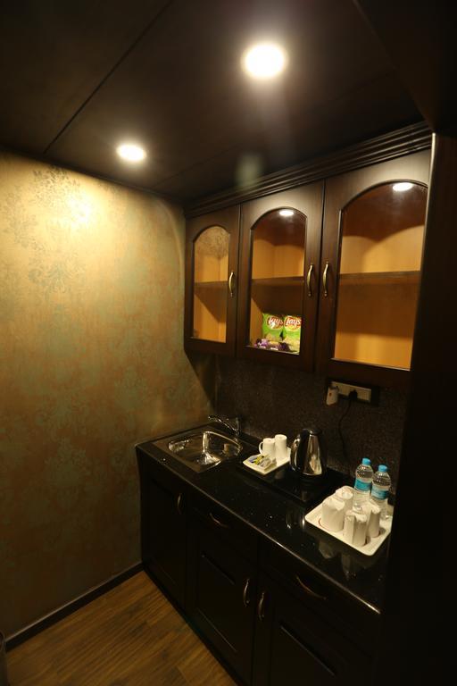 גווהטי Hotel Atithi מראה חיצוני תמונה
