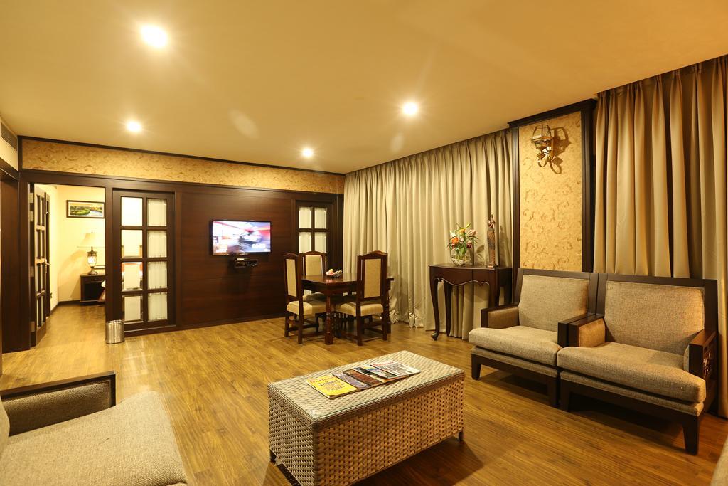 גווהטי Hotel Atithi מראה חיצוני תמונה