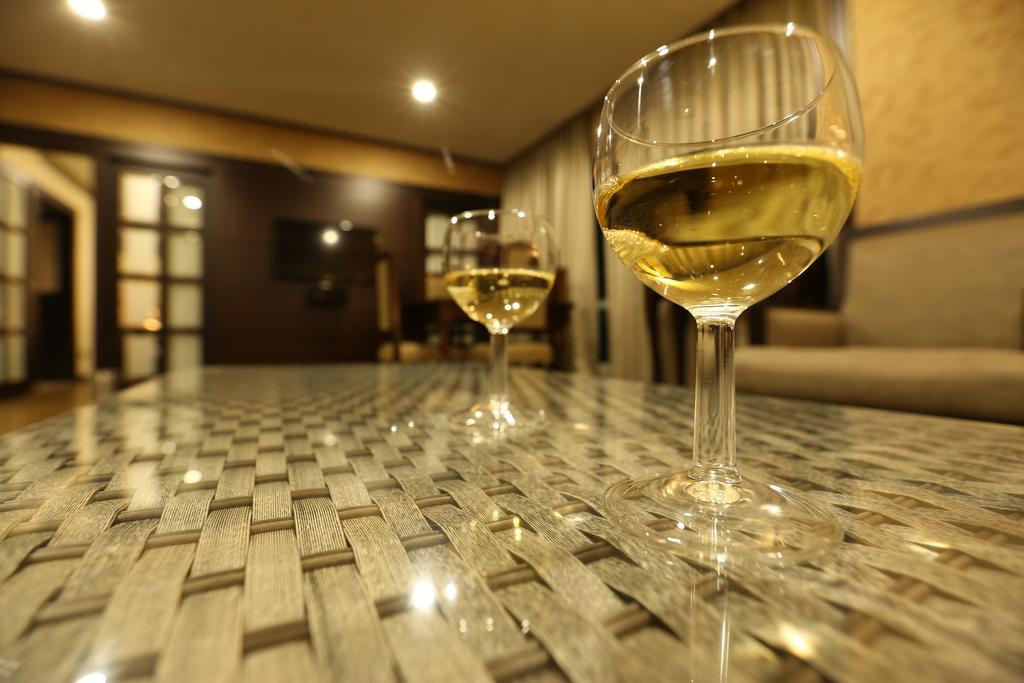 גווהטי Hotel Atithi מראה חיצוני תמונה